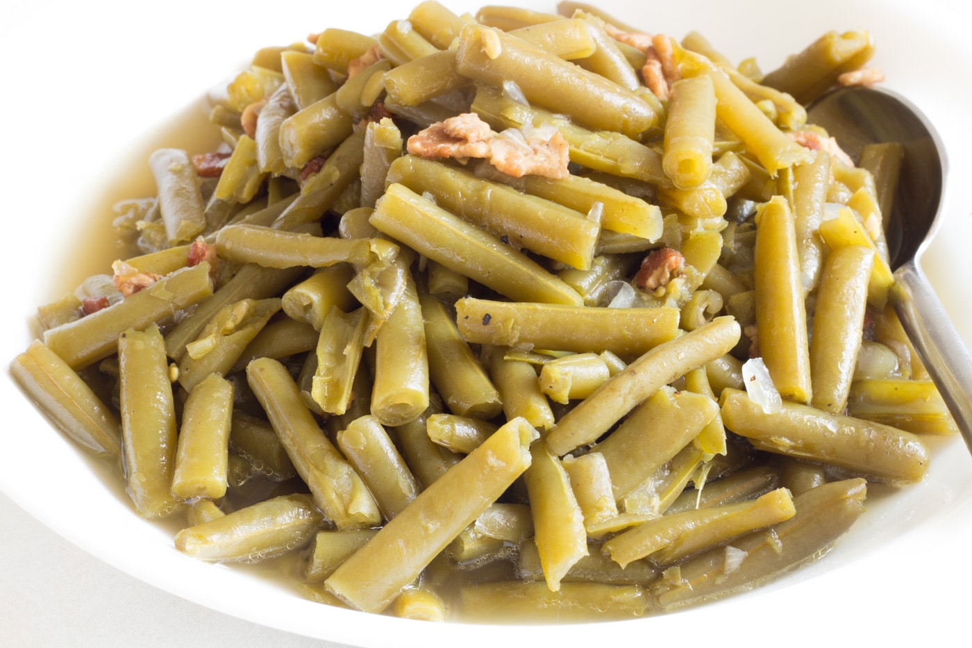 Southern mom mixes 2 things with her canned green beans to make