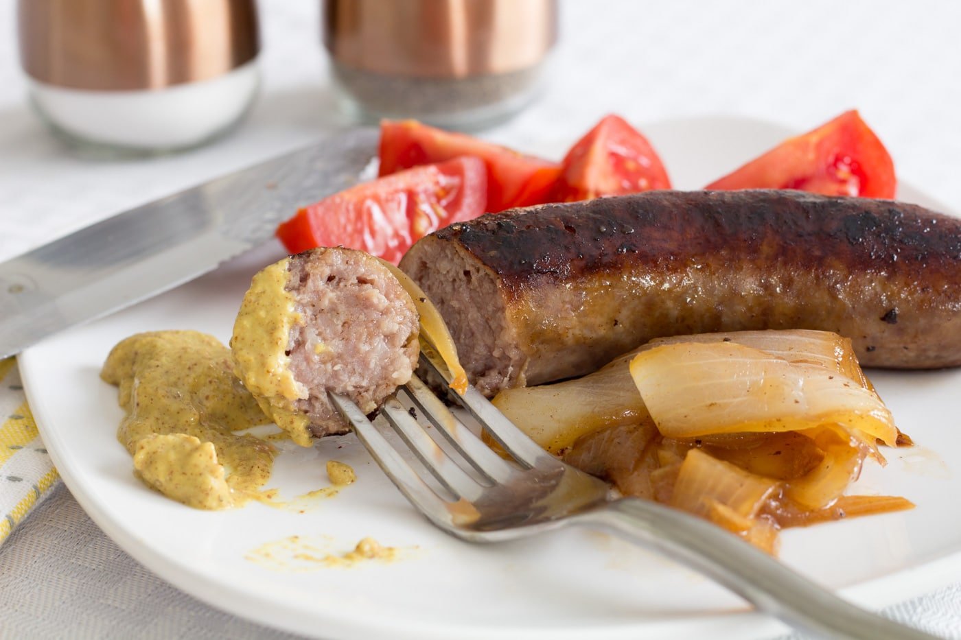 https://peartreekitchen.com/wp-content/uploads/2019/05/Bratwurst-4.jpg