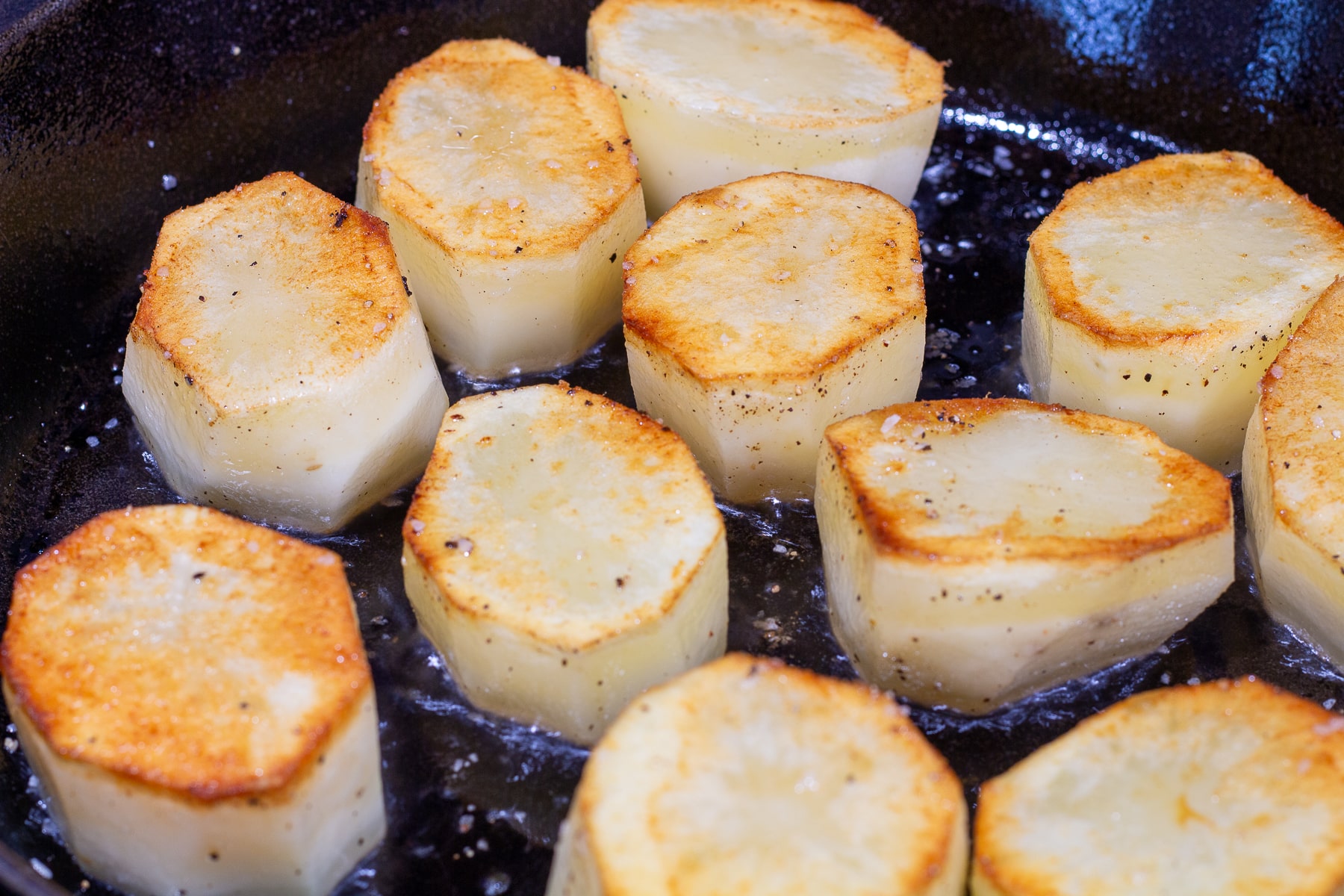 Browned potato rounds